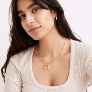 Oval Pendant Necklace – Gold-Plated, Good Condition